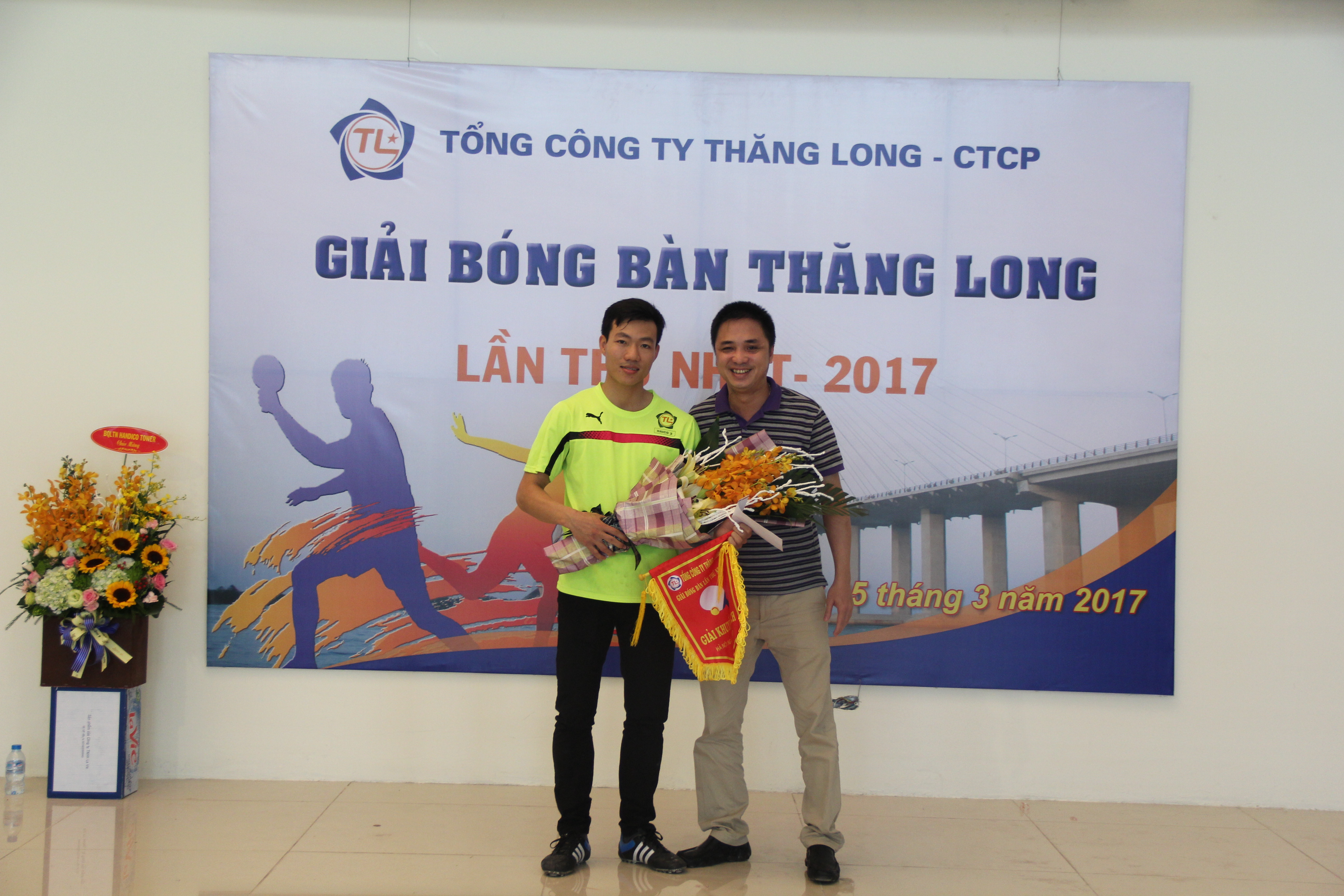 Giải bóng bàn Thăng Long lần thứ nhất.